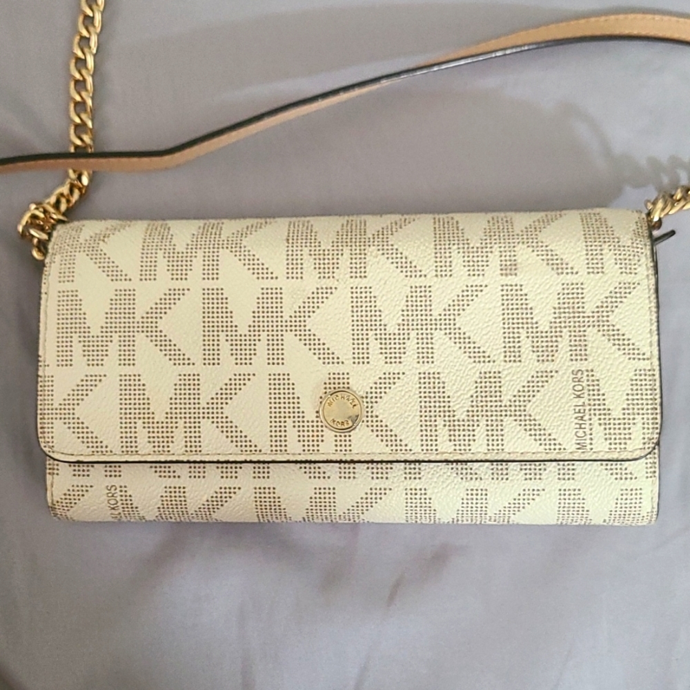 Michael Kors wallet on chain